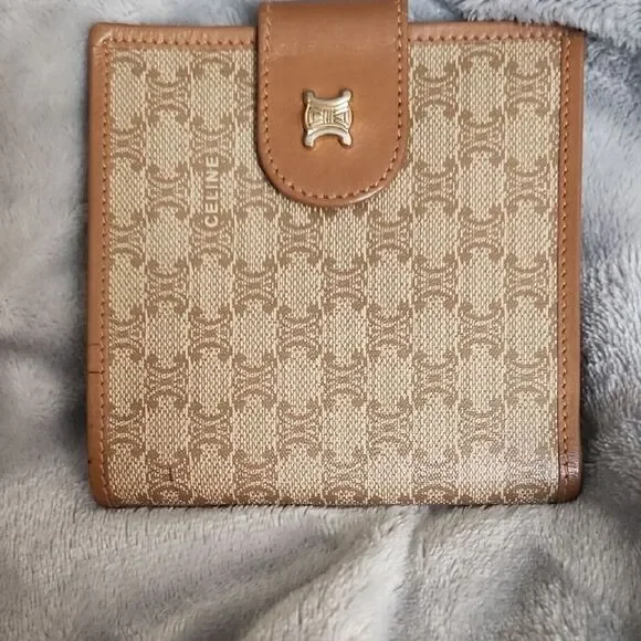 Celine Tan and Brown Wallets Luxurious Design - Picture 1 of 6